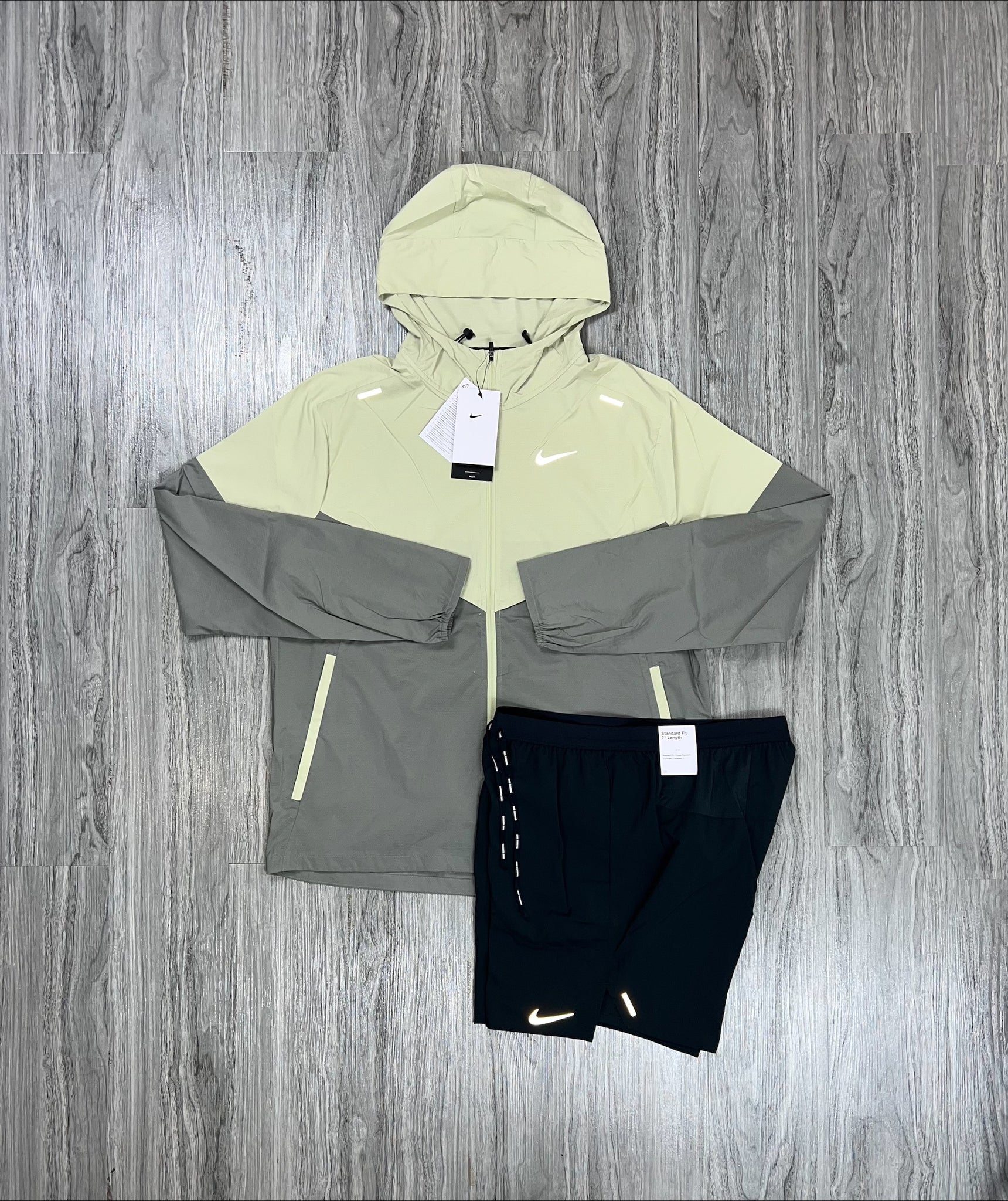 Nike UV windrunner set 'olive green'
